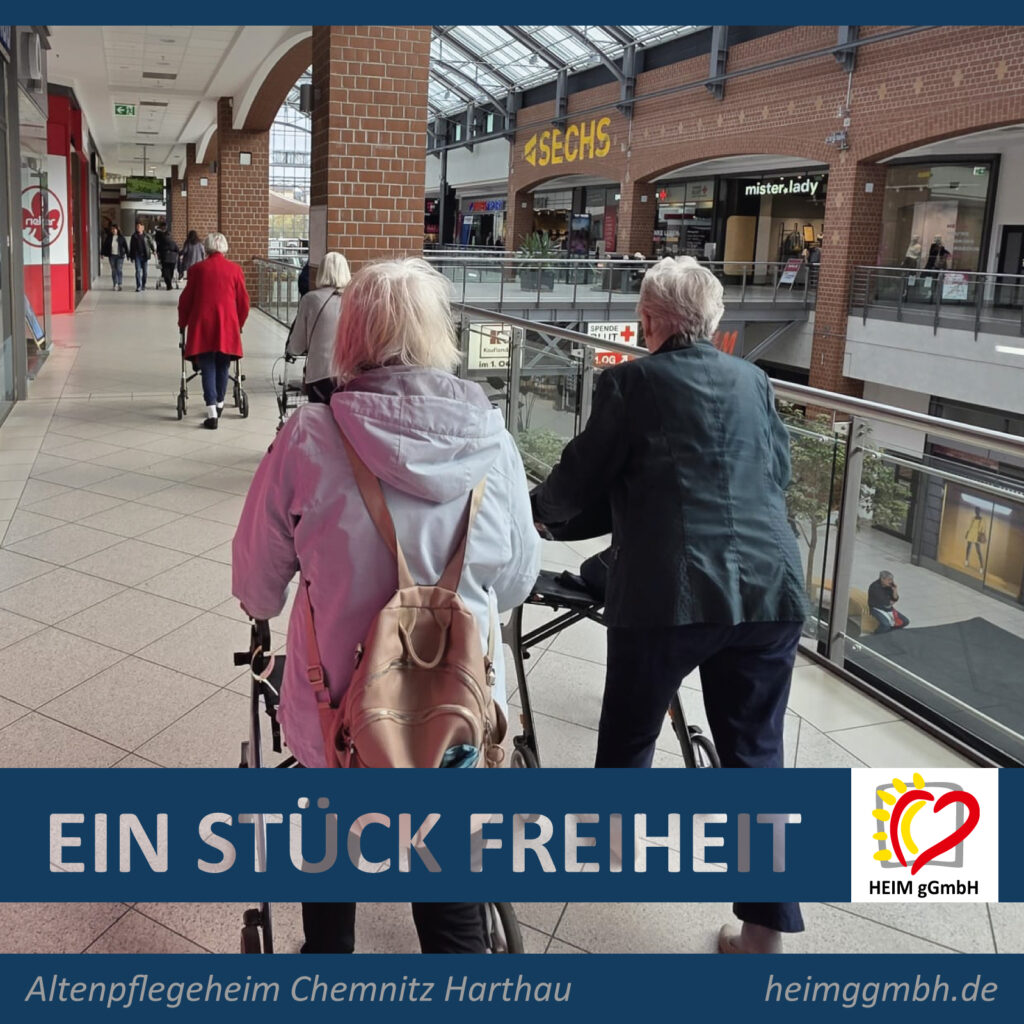 Bewohner des Altenpflegeheim Chemnitz Harthau der HEIM gGmbH auf Ausflugf in das EInkaufscenter Sachsenallee - ein Stück Freiheit